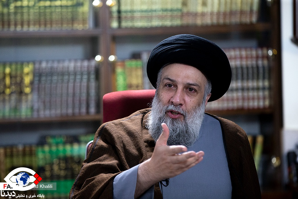 روحانیت کنار مردم جذاب است نه در استادیوم!